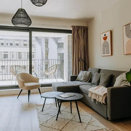 2 Bedroom Apartment And Private Parking In Liege Center Exterior photo