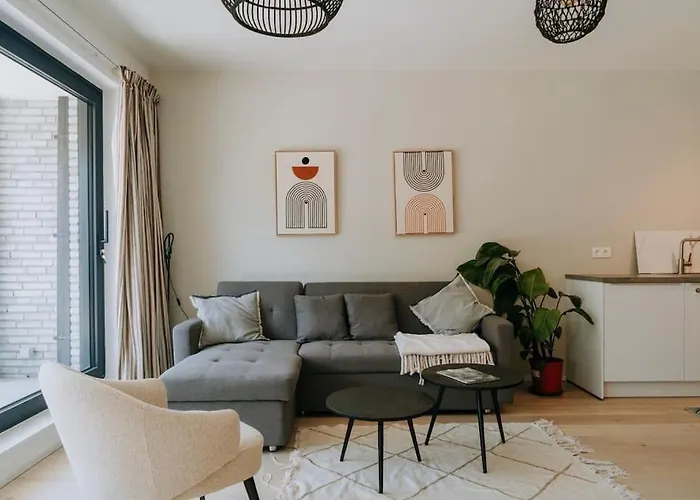 2 Bedroom Apartment And Private Parking In Liege Center