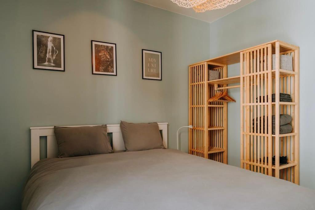 2 Bedroom And Private Parking In Center * Liège